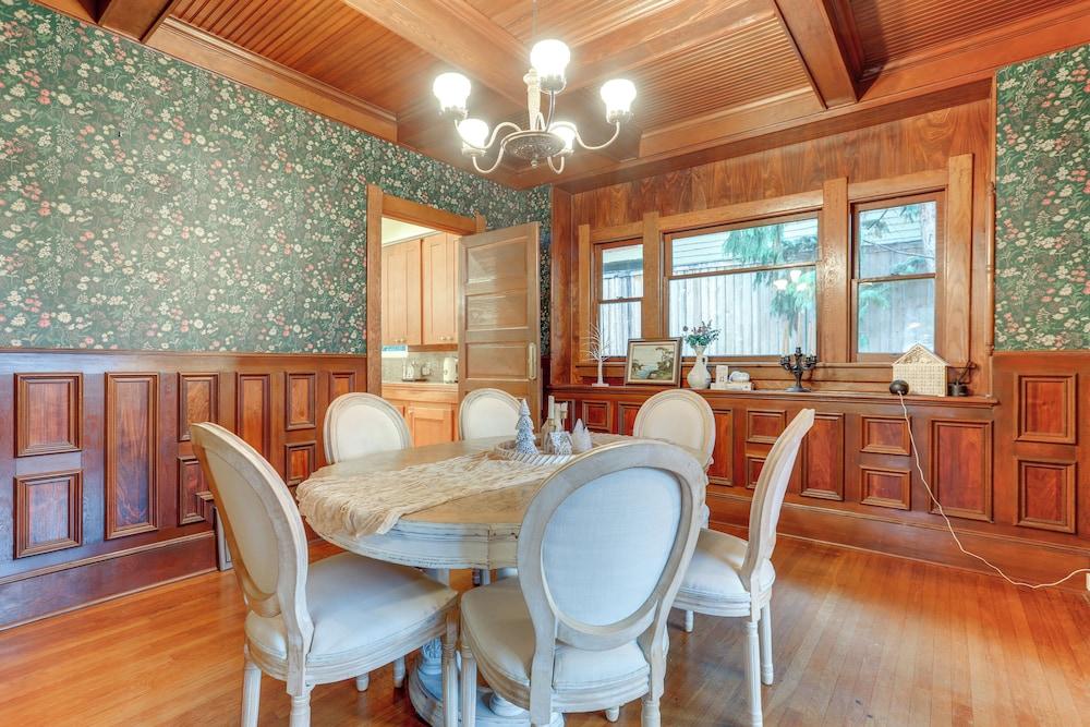 Inviting Seattle Apartment: 4 Mi to Ballard Locks