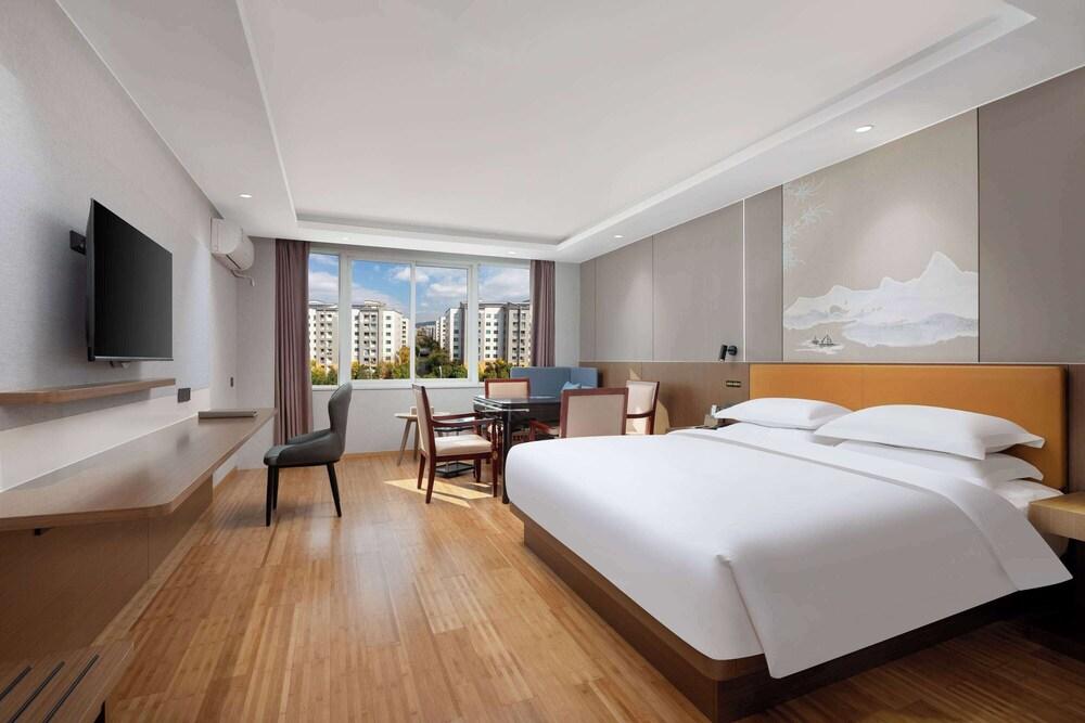 Days Inn by Wyndham Kunming Airport Economic Zone