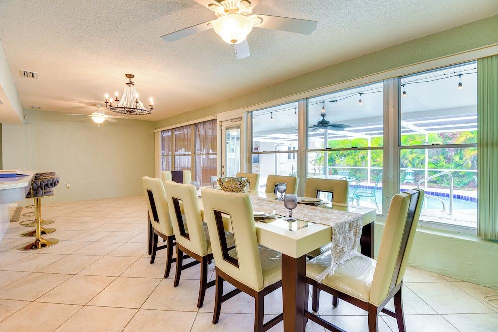 6 Mi to Beach, Beach Gear: Idyllic Bradenton Home