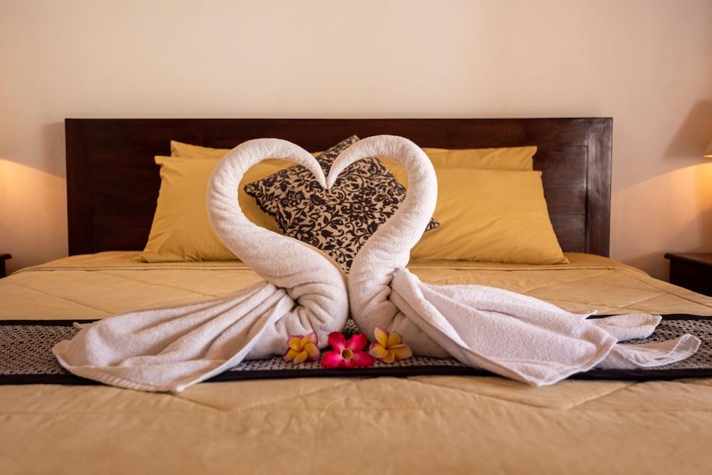 De Cahyani Private Villa by Supala