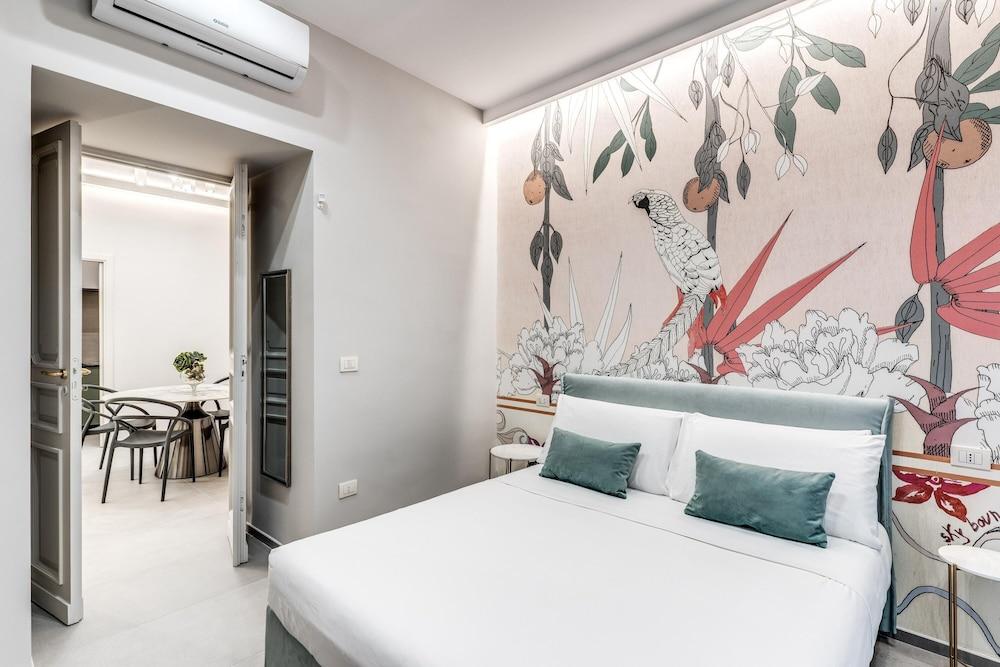 Grey Diamond in Naples