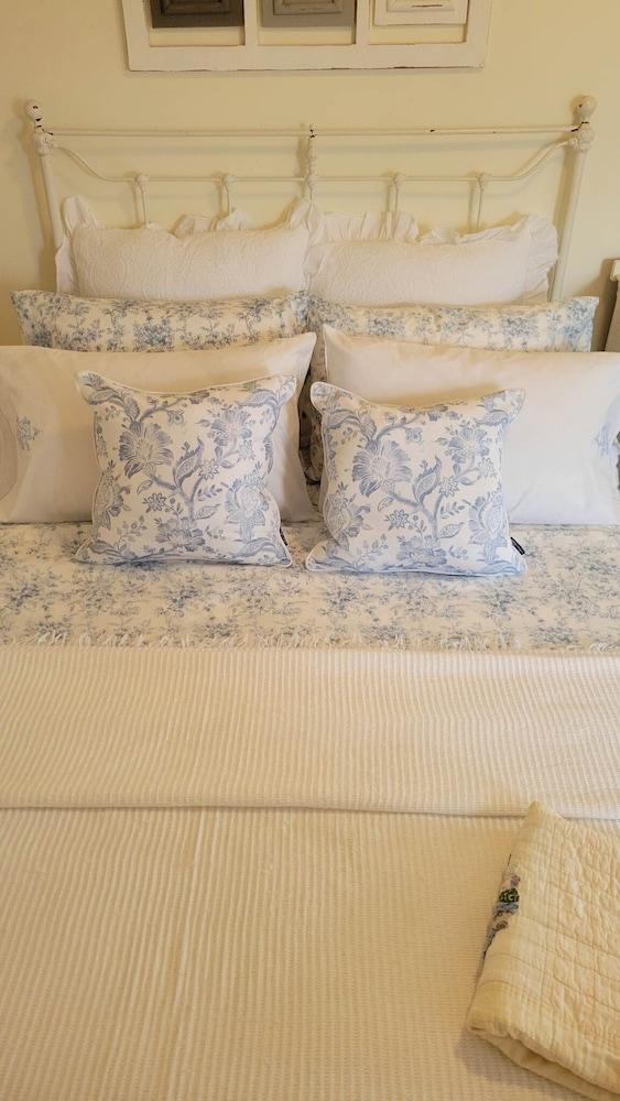 Clinton Pond Bed and Breakfast