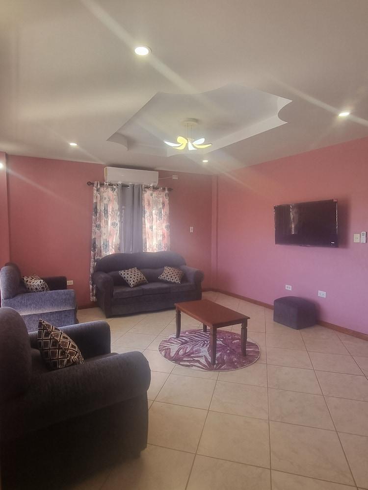 Diamond Cut Villa & Suites