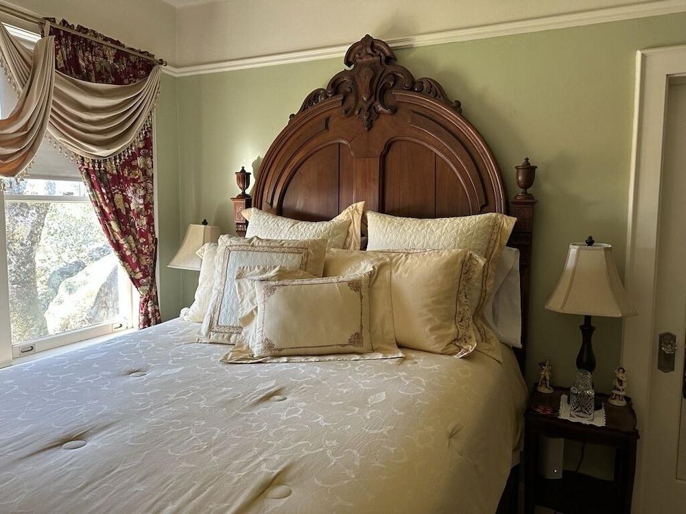 The Inn on Knowles Hill