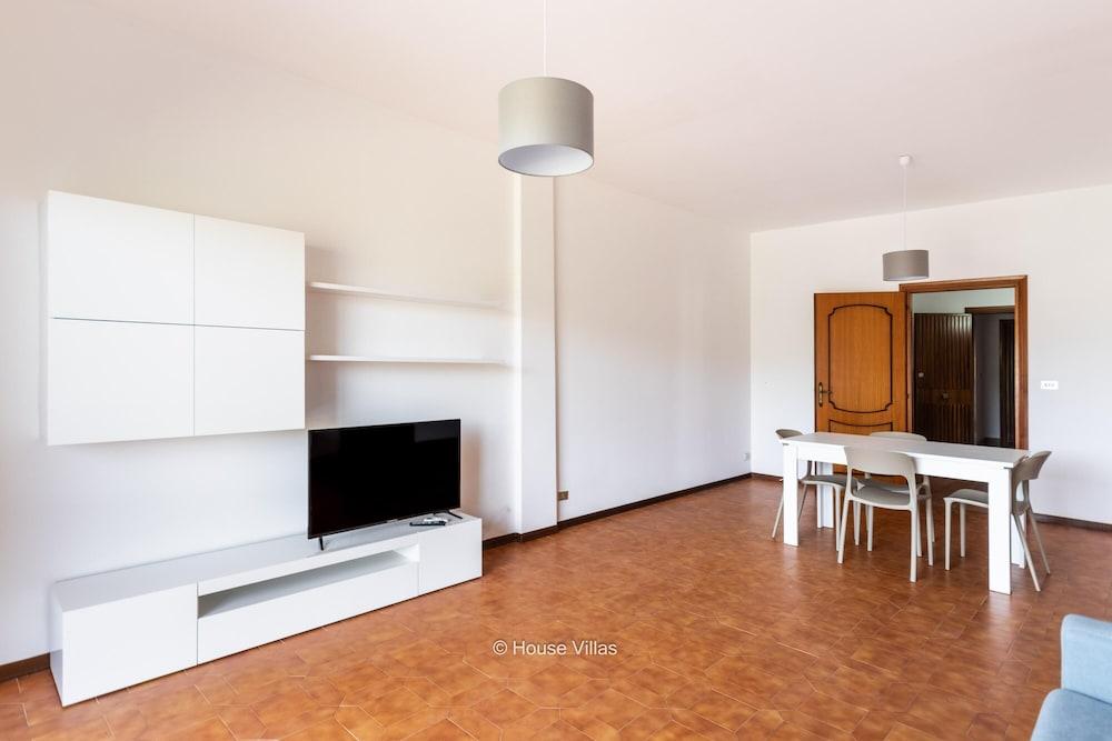 Peony Apartment in Noto