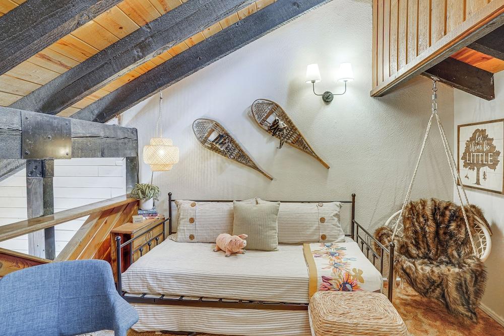 Brian Head Chalet w/ Mountain Views, Near Skiing!