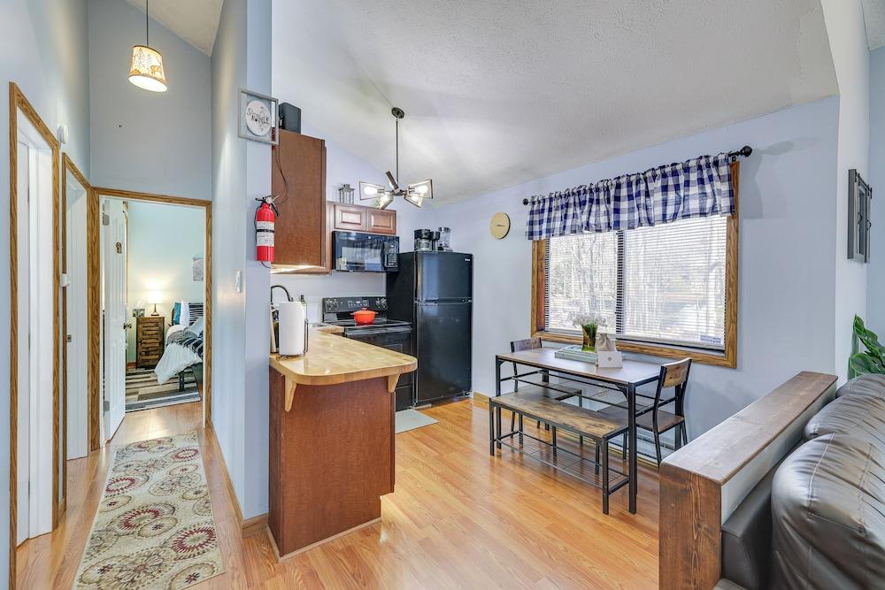 Fire Pit, Pool & Beach Access: Tobyhanna Home!