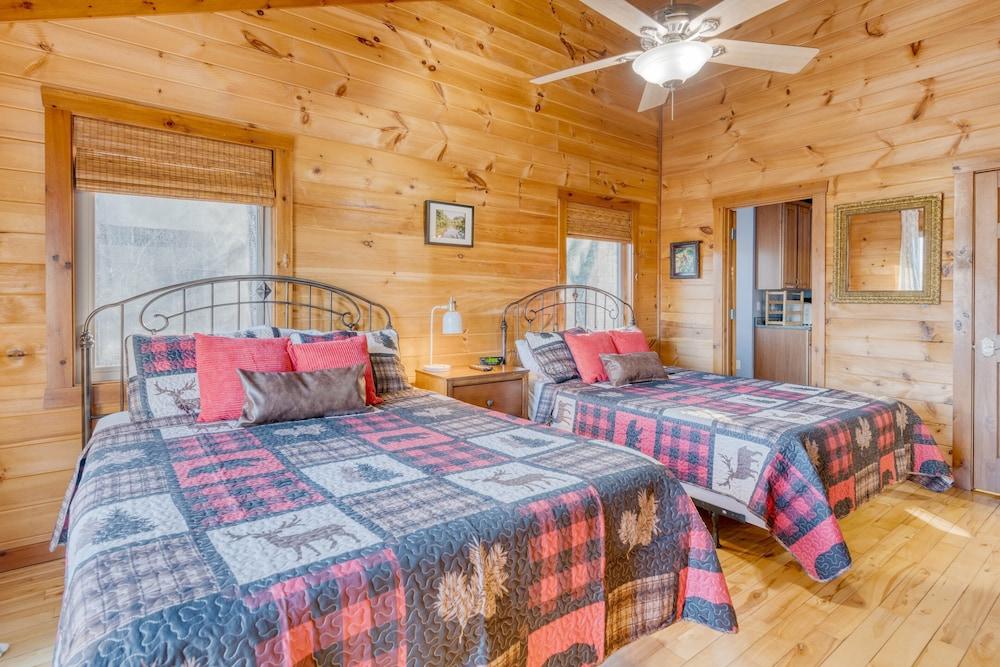 Thunder Mountain by Avantstay Views + Hot Tub