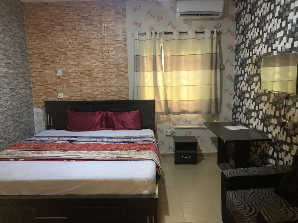 Lorrybee plaza Hotel