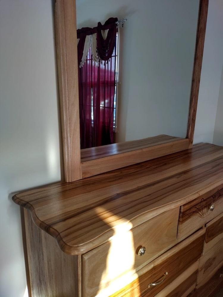 Remarkable 2-bed House in Old Harbour