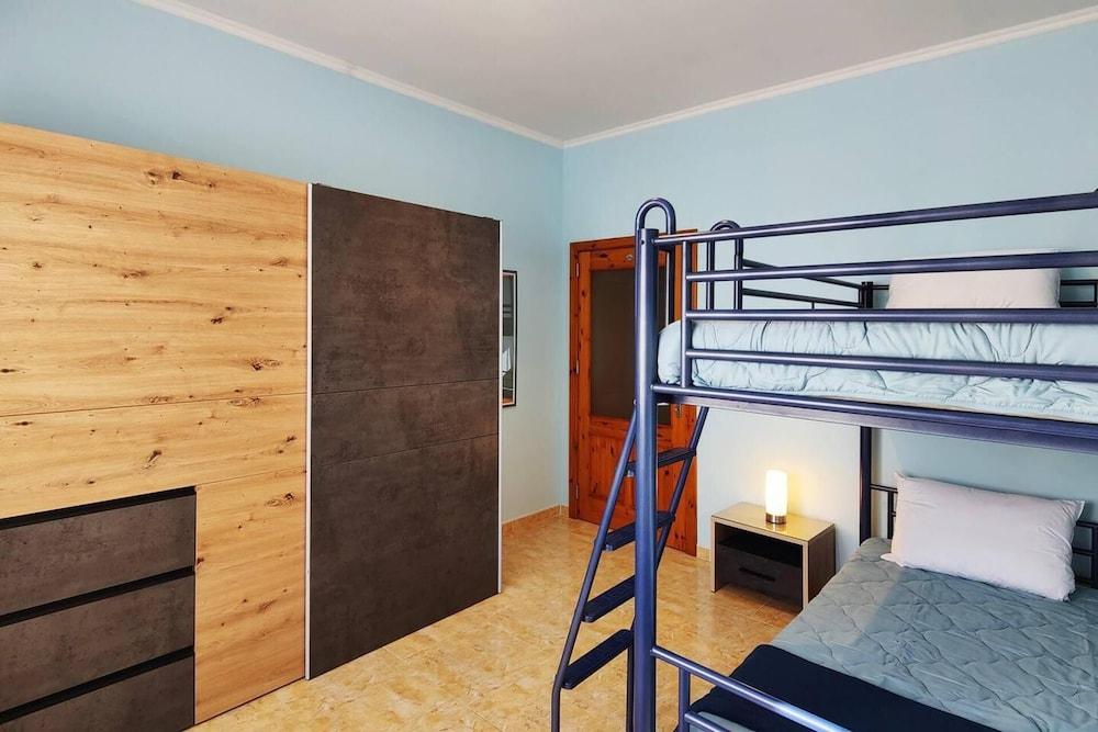 Peaceful Haven With Stunning Views Close to sea