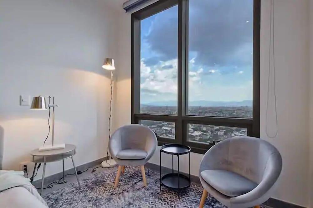 Stylish 2BR Apartment in BeGrand Reforma
