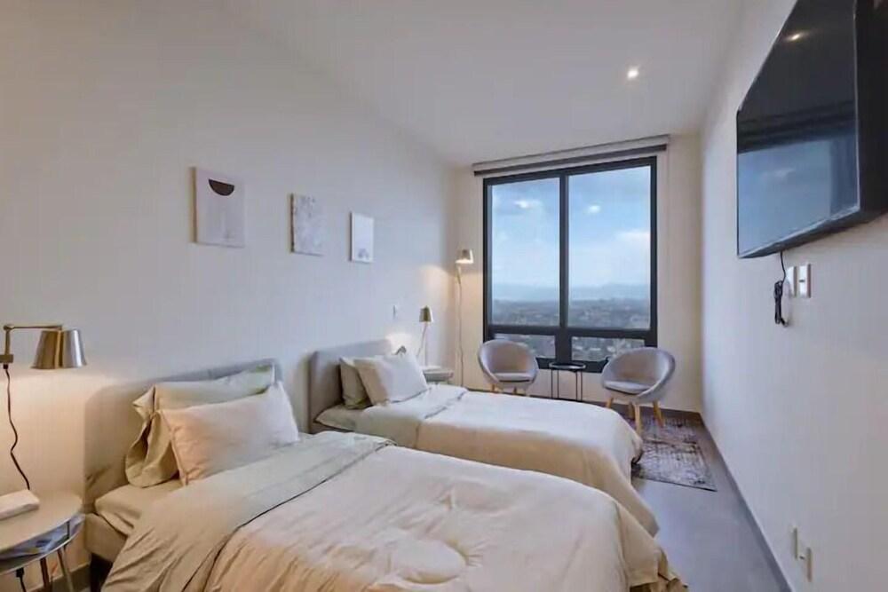 Stylish 2BR Apartment in BeGrand Reforma