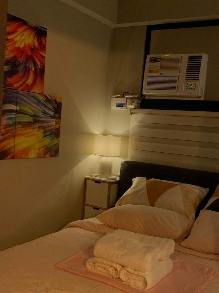 Elegant Condo at Symphony Tower 26C