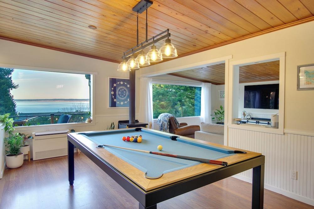 Puget Sound Cottage w/ Private Community Beach!