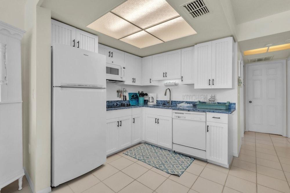 Beachcomber 2 Bedroom Condo by RedAwning