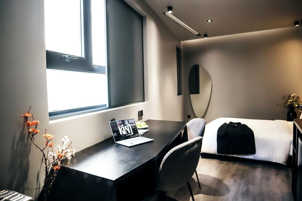 Kin Wander Tan Binh, The Mountain