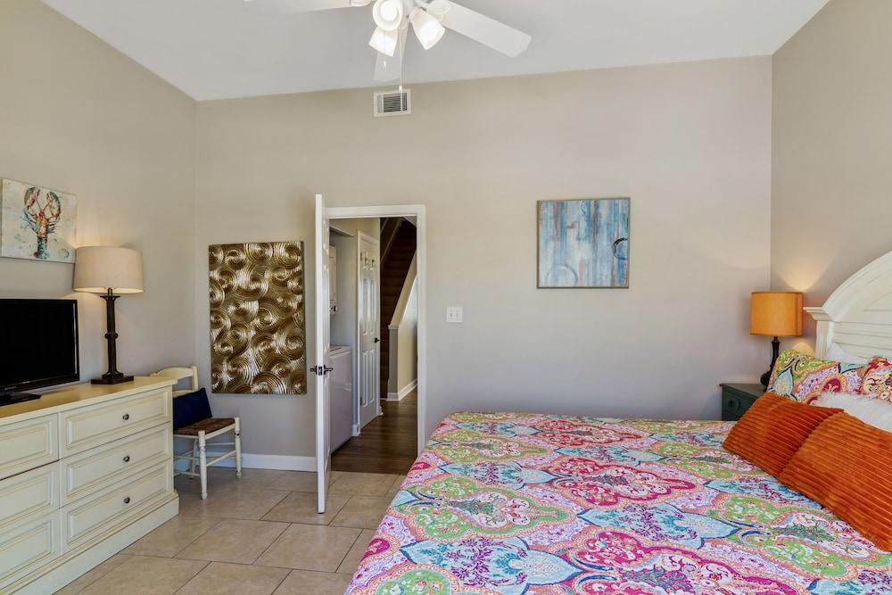 Gulf Shores Duplex B Beachfront Pool 4bd