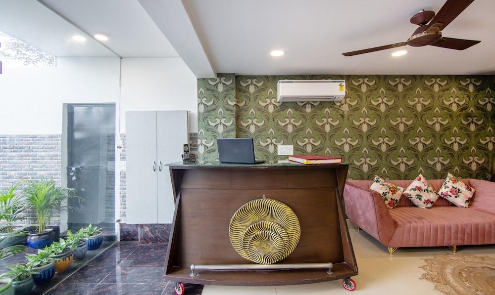 Treebo Fortune Home Expressway