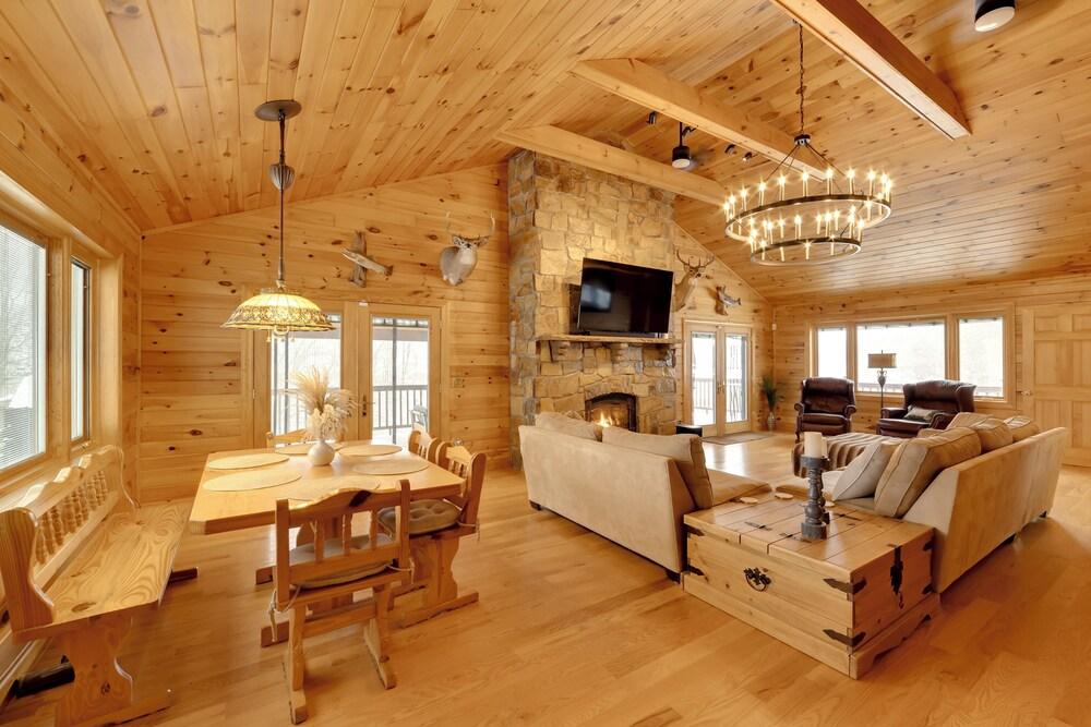 Mtn-view Catskills Cabin on Delaware River!