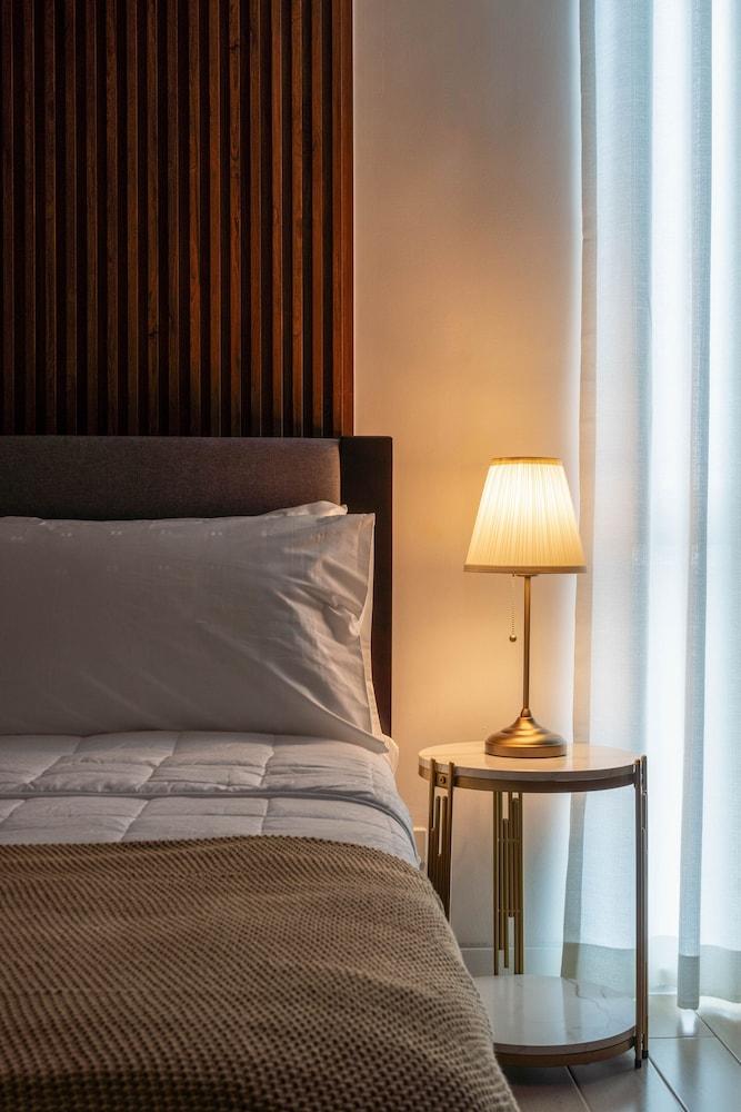 Modern Luxury 1BR in Venice Mckinley