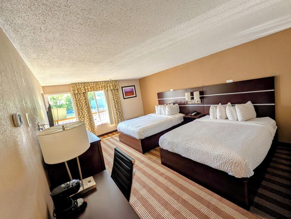 Pocono Inn & Banquet