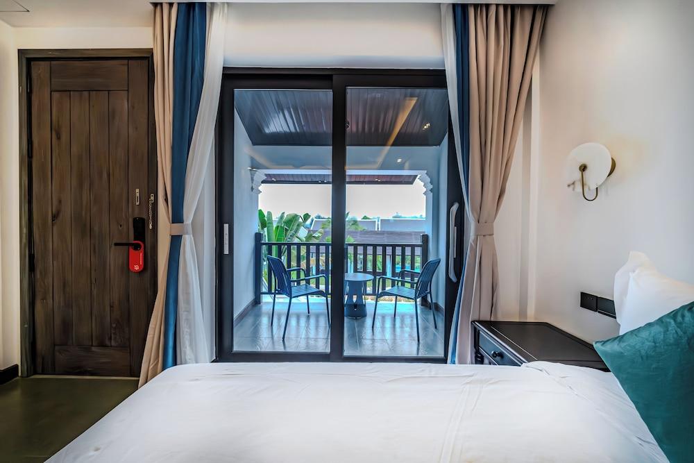 Manyo Hotel and Resort