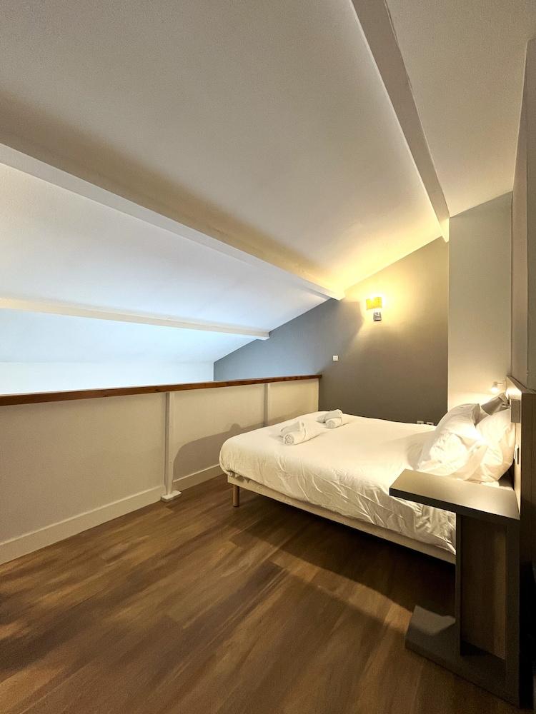 Le Clos de la Chartreuse by Ateya