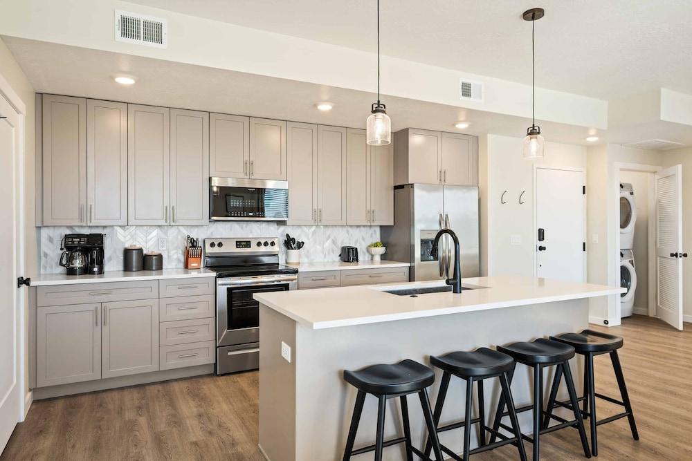 Drop It Like It's Hot 2 Bedroom Condo