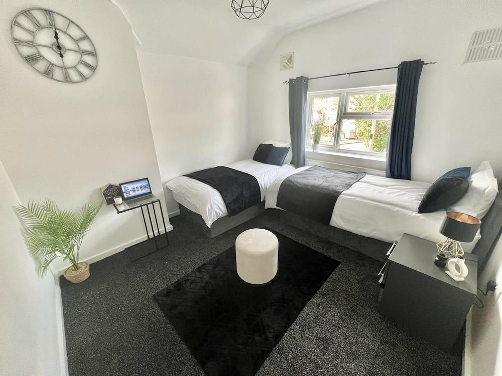 Beautiful 2-bed House in Watford