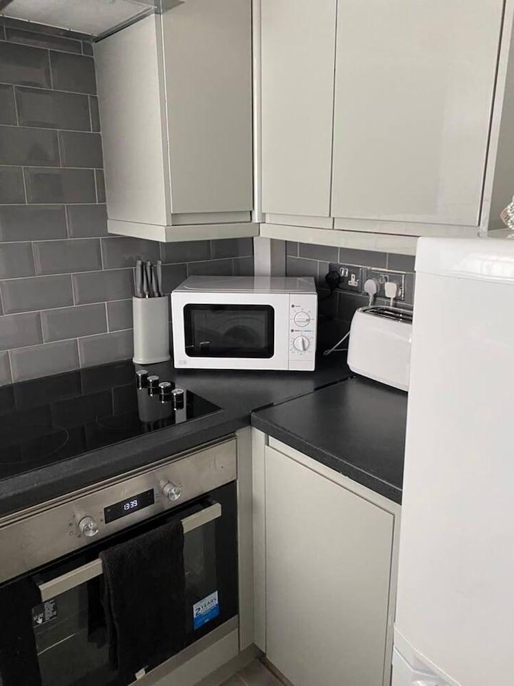 2 Bed House Near Anfield Stadium
