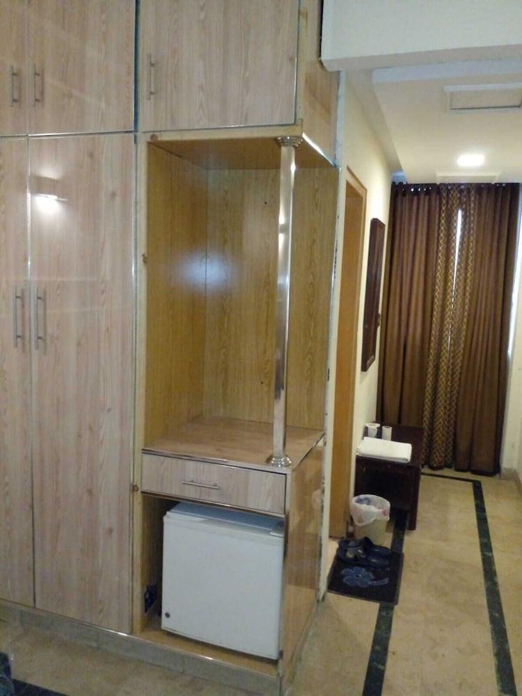 Hotel Mayfair Lahore