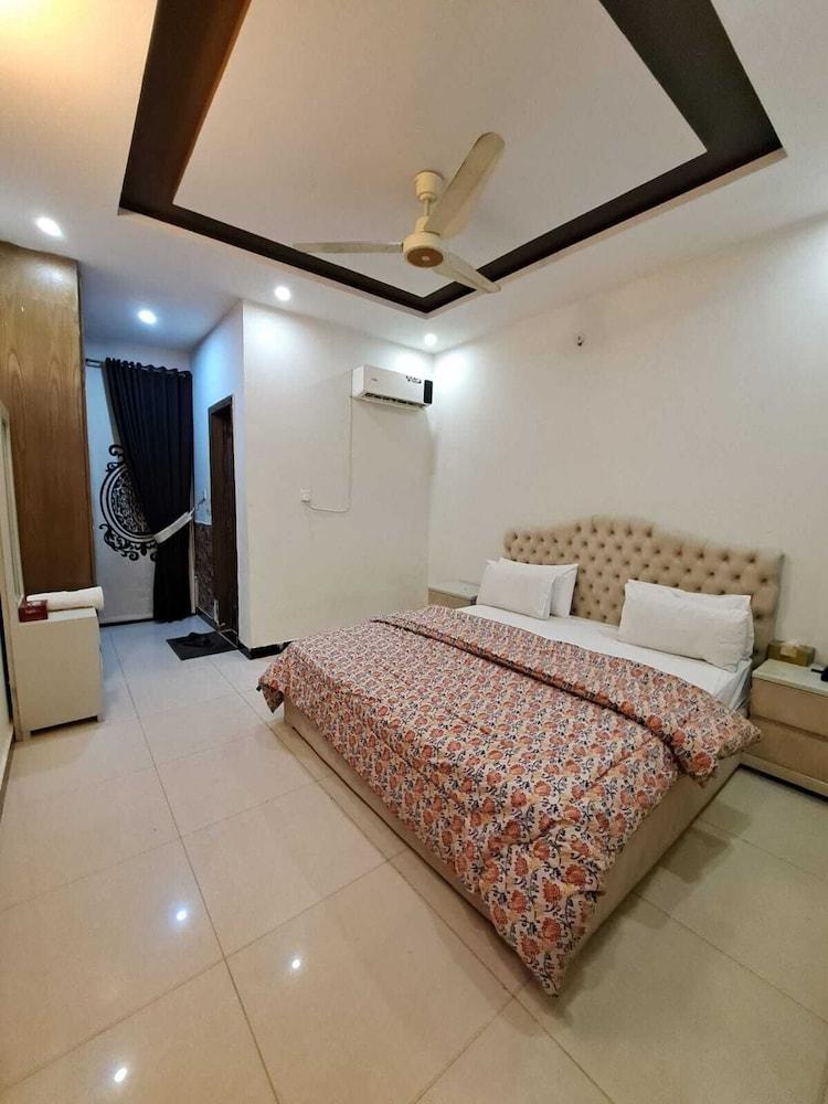 Delano Inn Guest House