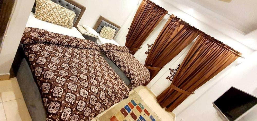 Delano Inn Guest House