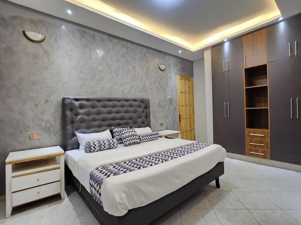 Exquisite 3bed 3bath Lake View Home in Entebbe