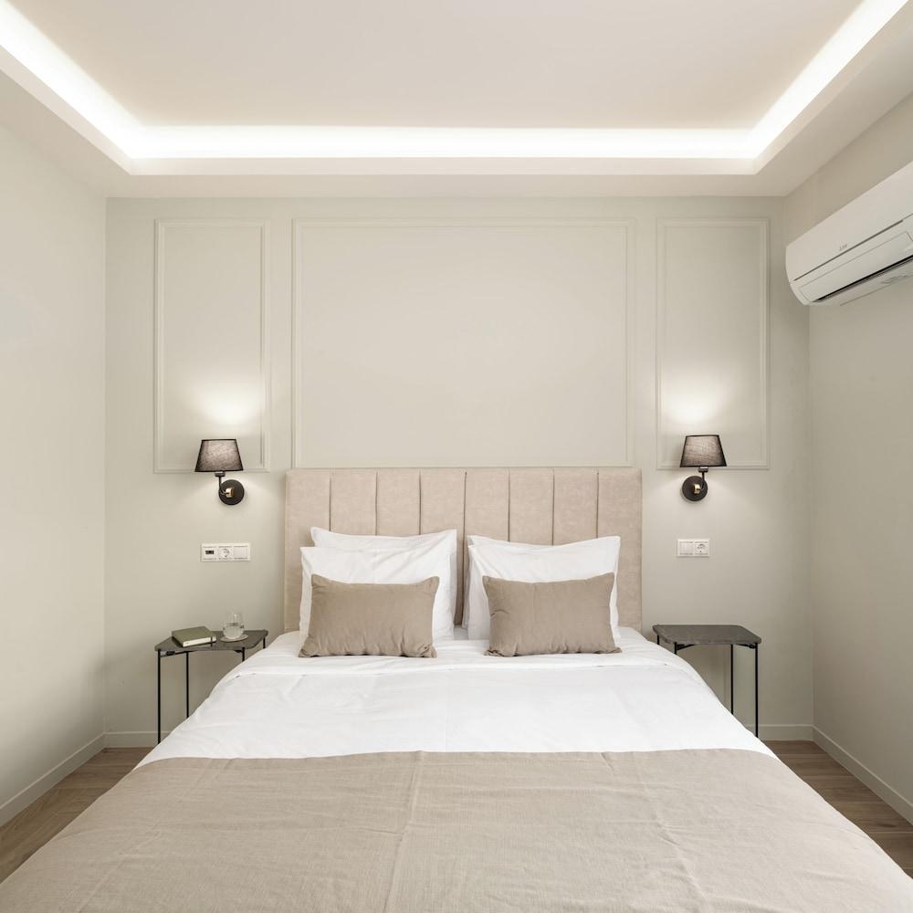 ASTIKON Xenofontos Suites