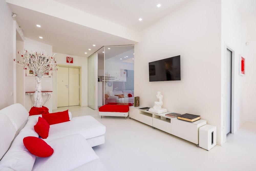 Morghen Red Passion and Pop Art