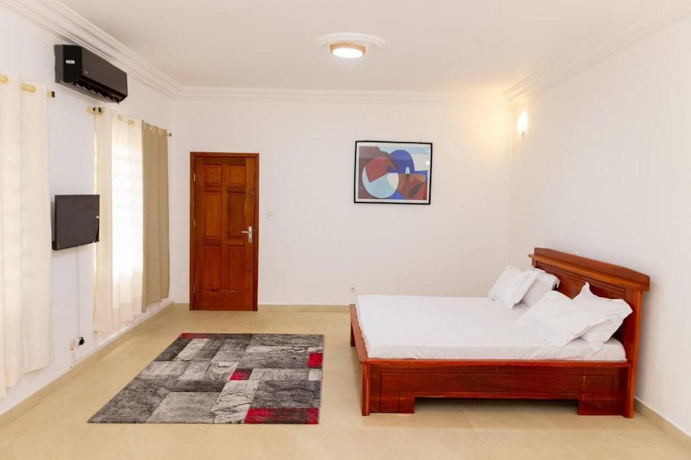 House 5 Mins From the Beach, 15 Mins From the Airport