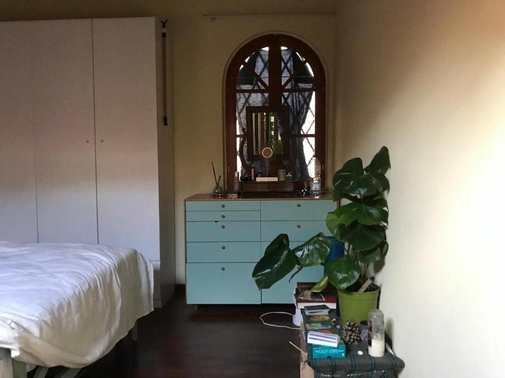 Loft Angela, Delizioso Bilocale con Soppalco, Centralissimo a Pietrasanta