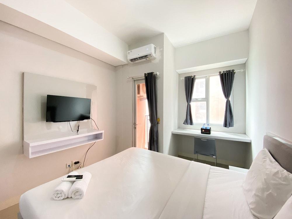 Nice And Cozy Studio At Transpark Juanda Bekasi Timur Apartment