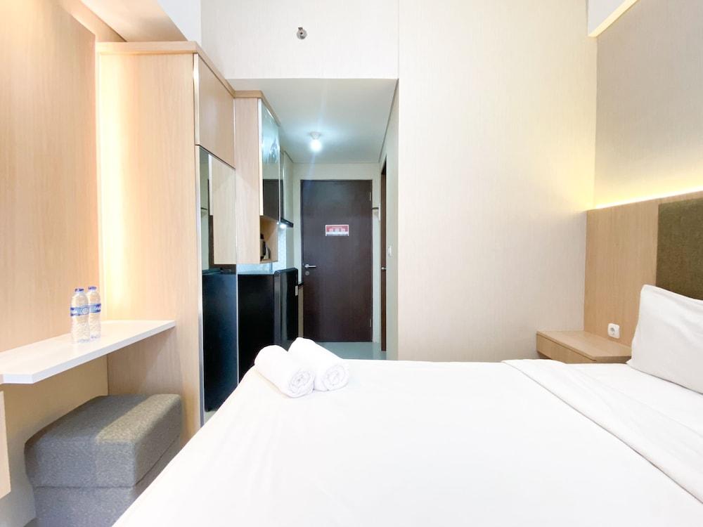 Modern Look And Homey Studio Apartment At Transpark Juanda Bekasi Timur