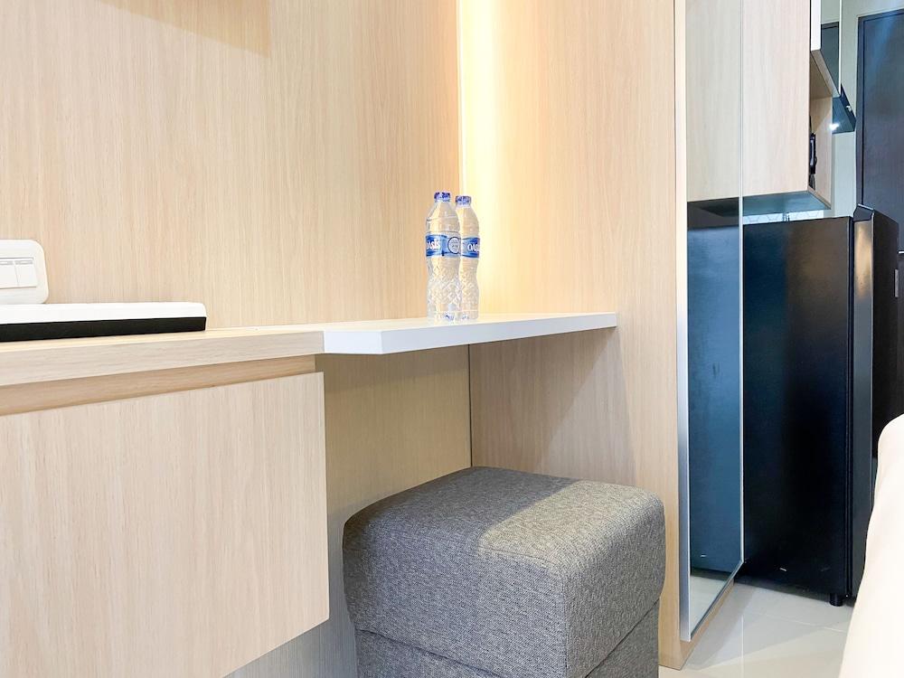 Modern Look And Homey Studio Apartment At Transpark Juanda Bekasi Timur