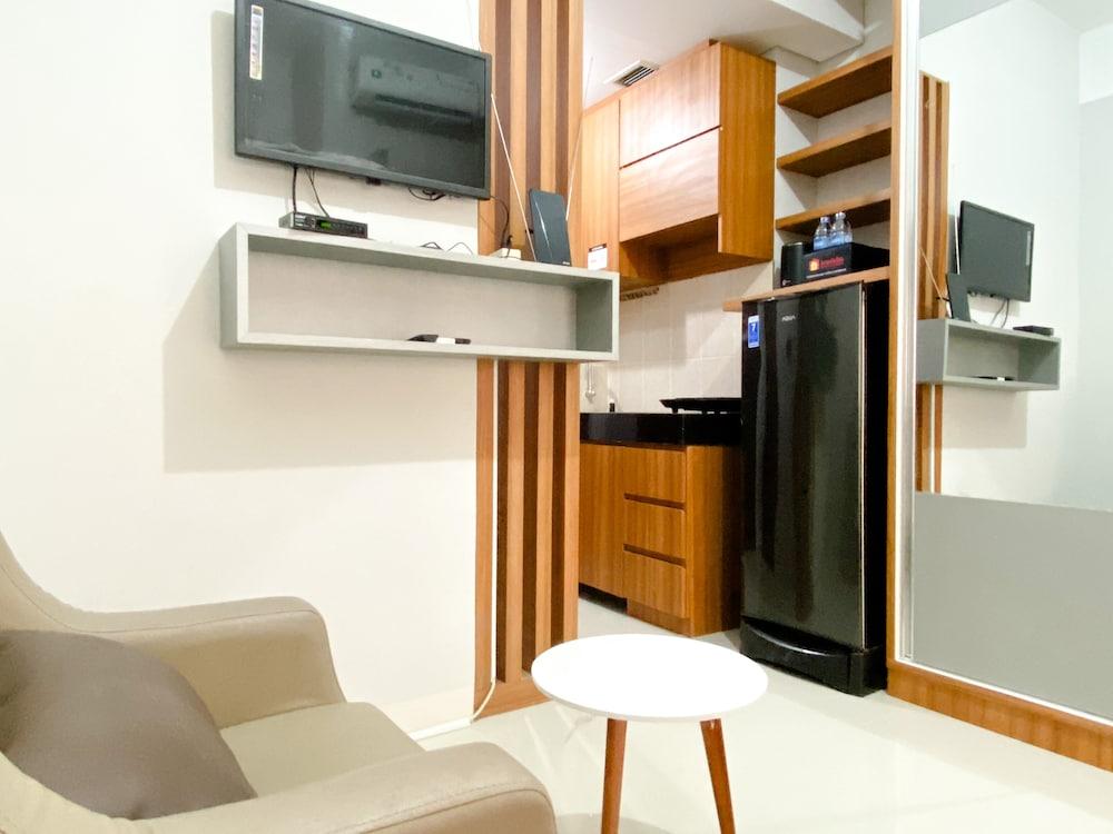 Minimalist And Homey Studio At Transpark Juanda Bekasi Timur Apartment