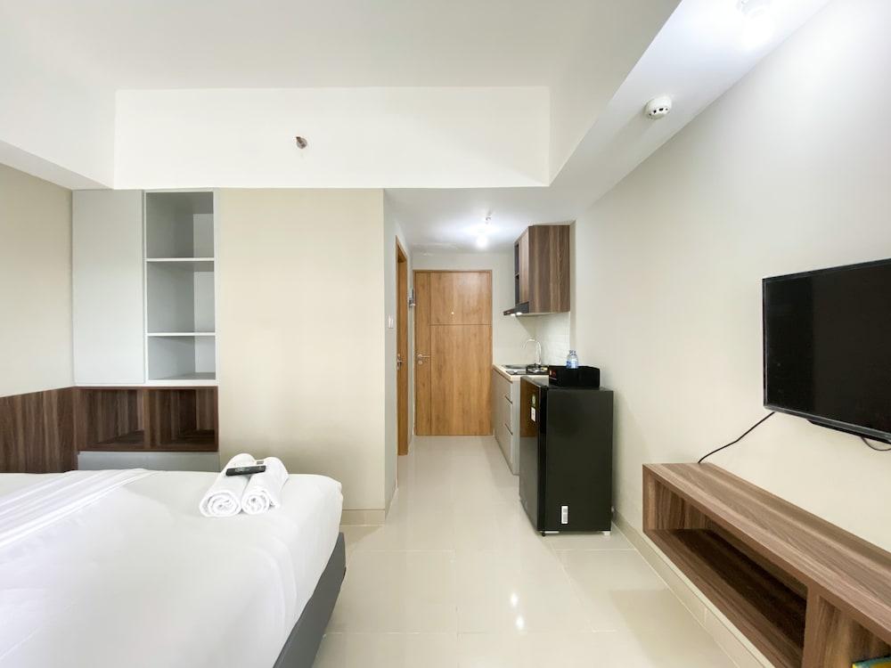 Modern Look and Tidy Studio LRT City Jatibening Apartment