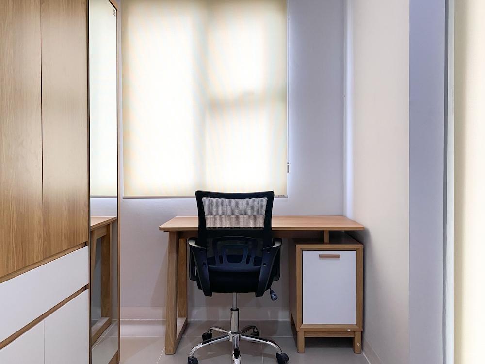 Serene Designed Studio Transpark Juanda Bekasi Timur Apartment