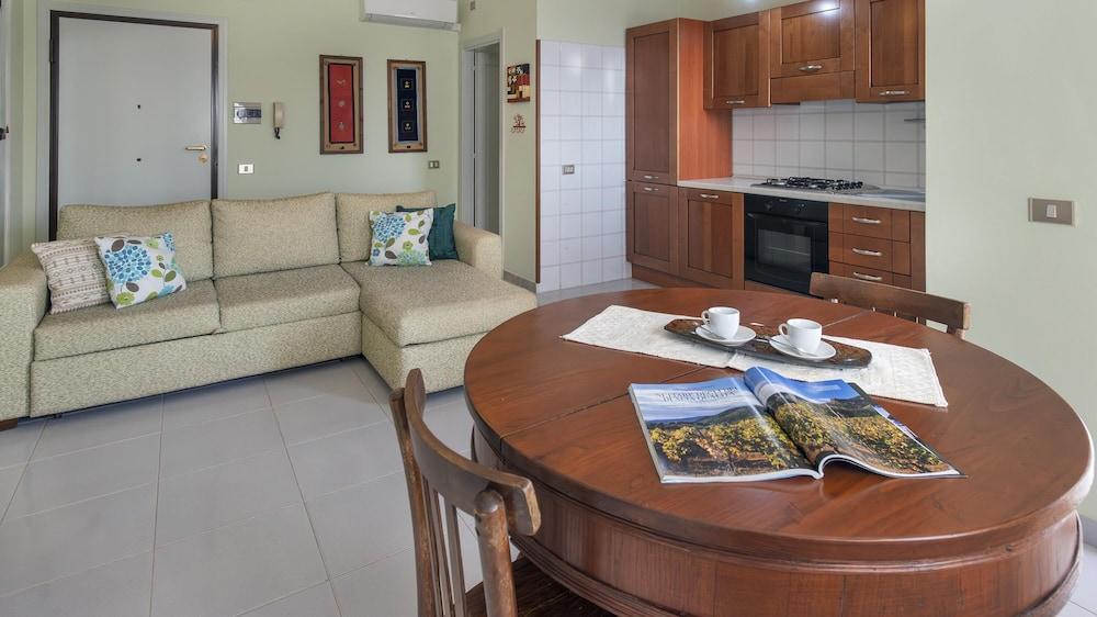 S Areu in Alghero With 2 Bedrooms and 1 Bathrooms