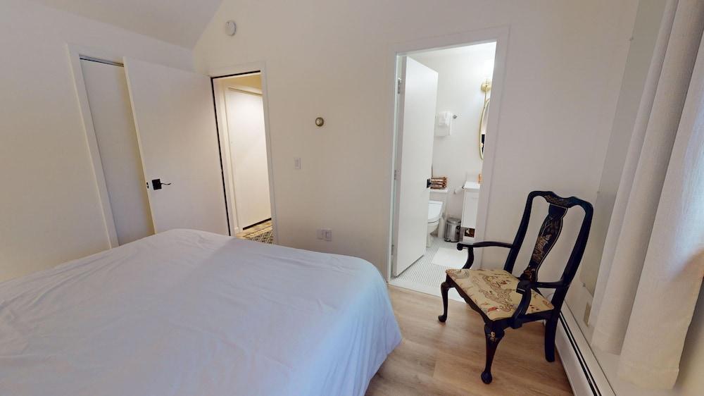 Cozy In The Woods 3 Bedroom Condo by RedAwning