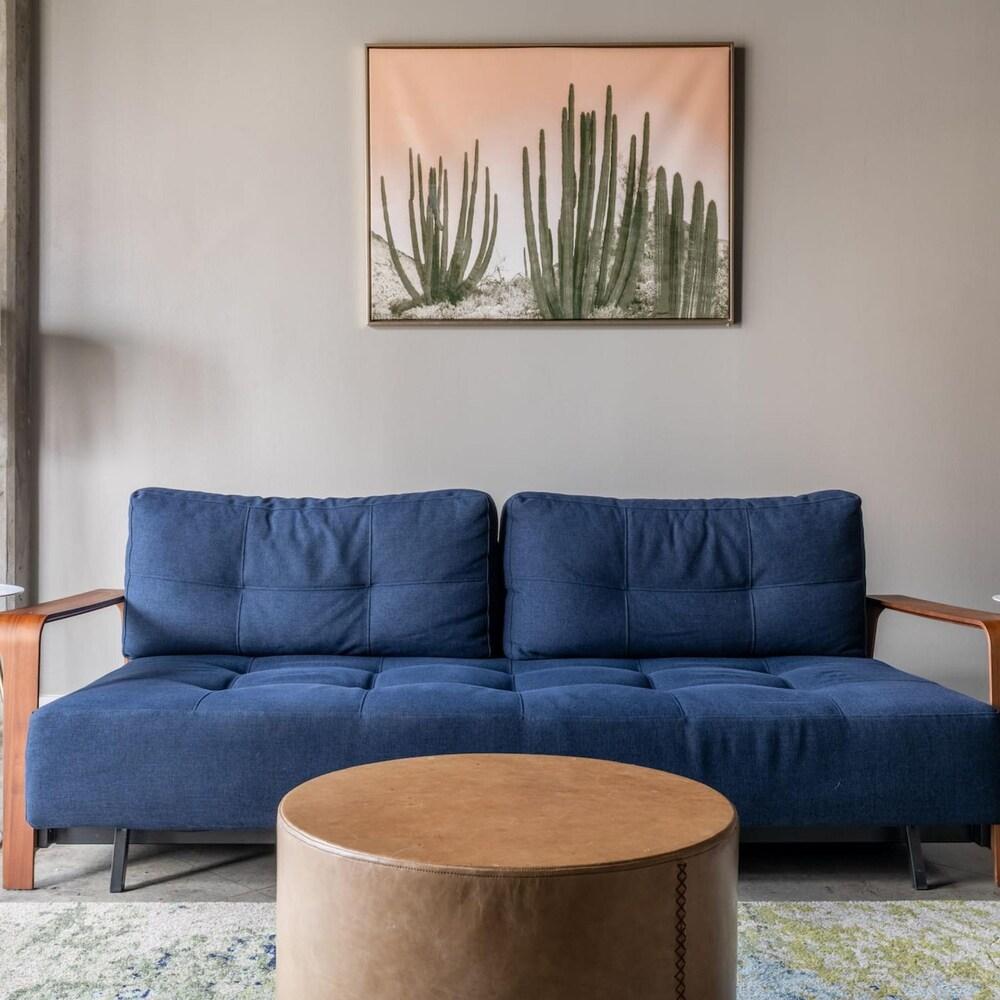 Austin Exquisite 1BD 1BA Downtown Apartment