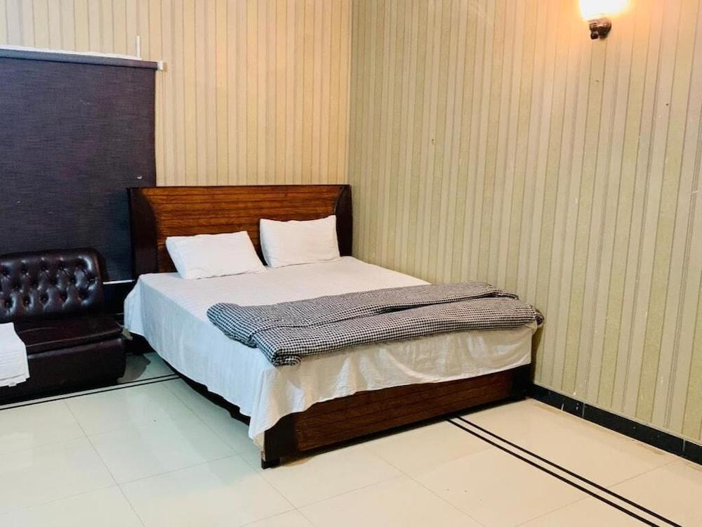 Moon Light Guest House