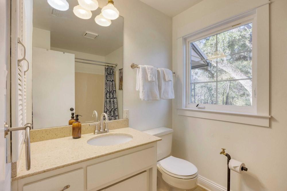 Blackwater Bay Hideaway by Avantstay Waterfront, Pool, Dock, Hot Tub